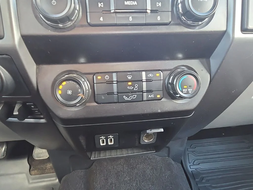 Used 2020  Ford XLT image 40