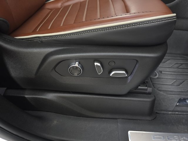 Used 2024 White Frost Tricoat GMC Denali Ultimate image 34