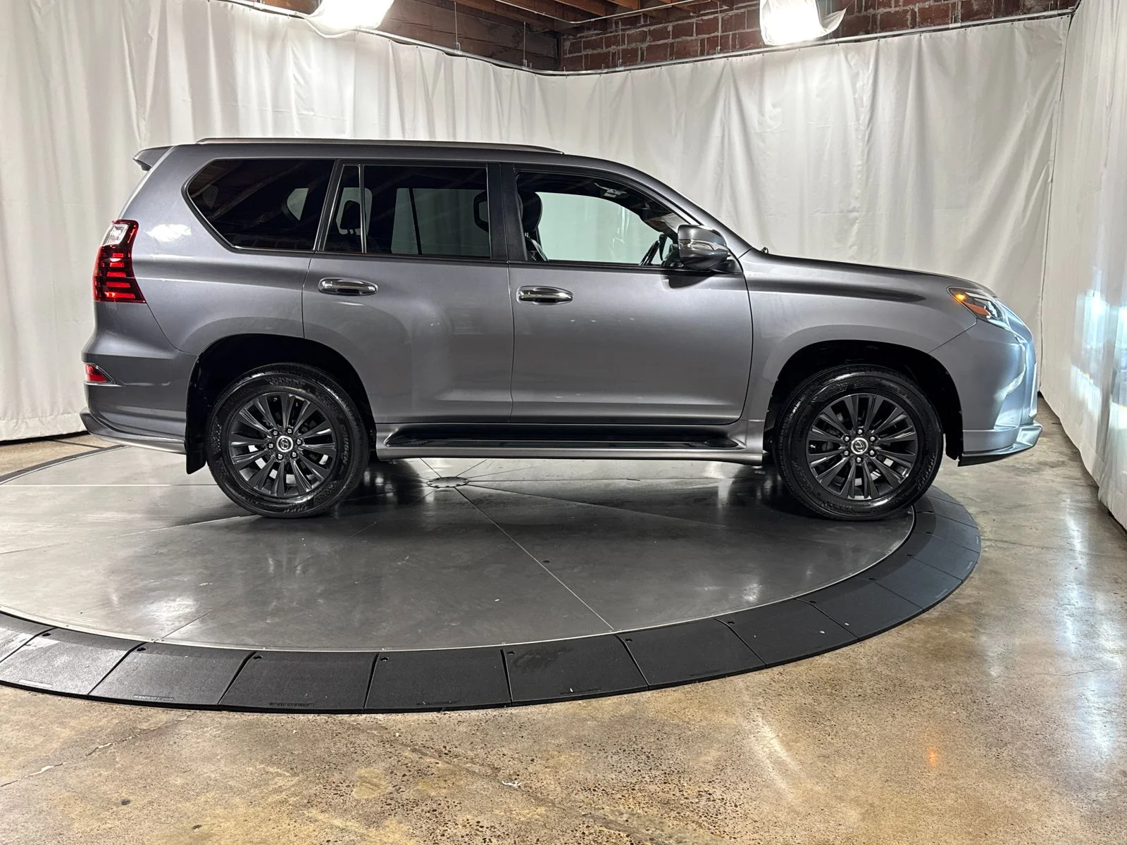 Used 2021 Gray Lexus 460 image 9