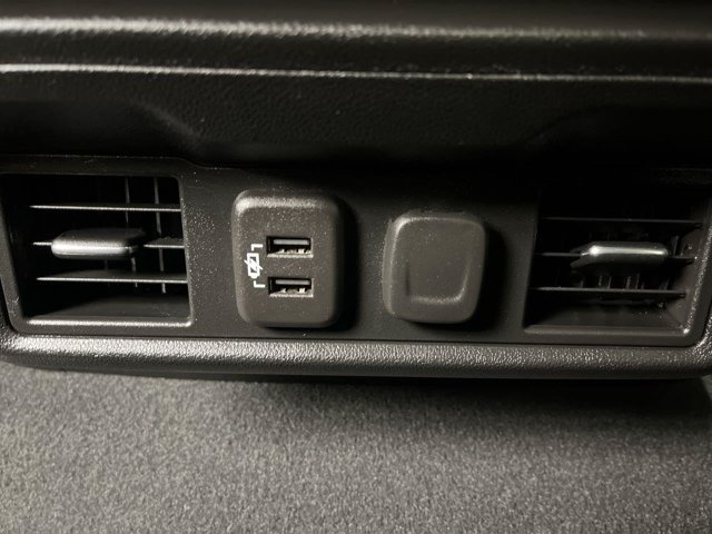 Used 2022 Silver Ice Metallic Chevrolet LT image 13