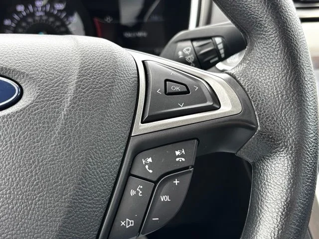 Used 2020 Silver Ford SE image 16