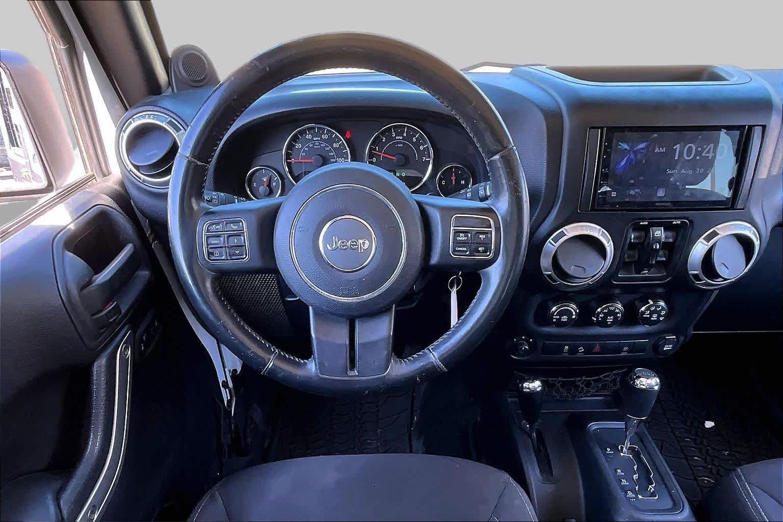 Used 2013 Bright White Jeep Sahara image 5