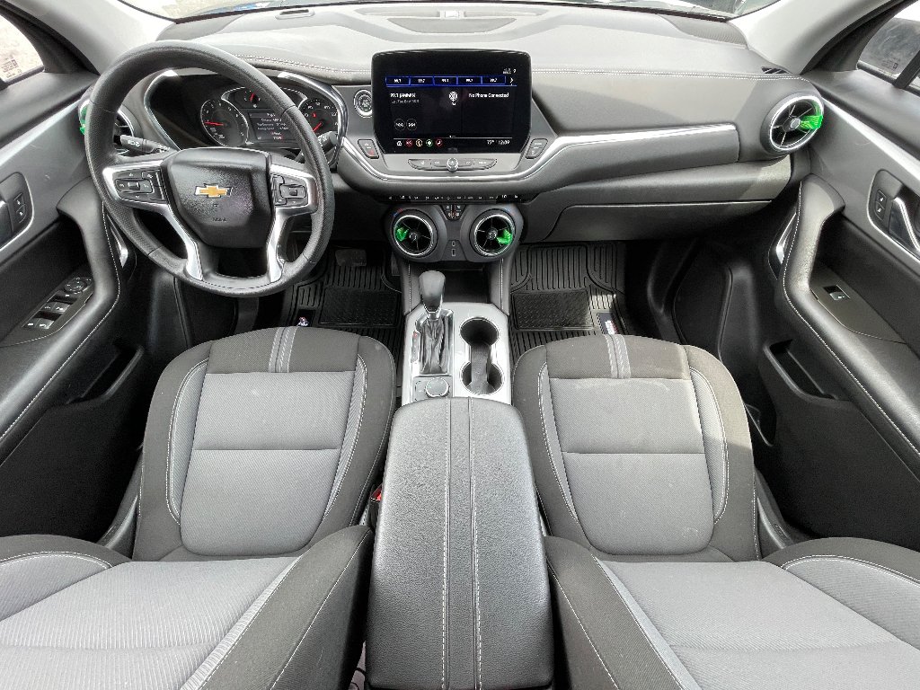 Used 2025 Black Chevrolet LT image 3