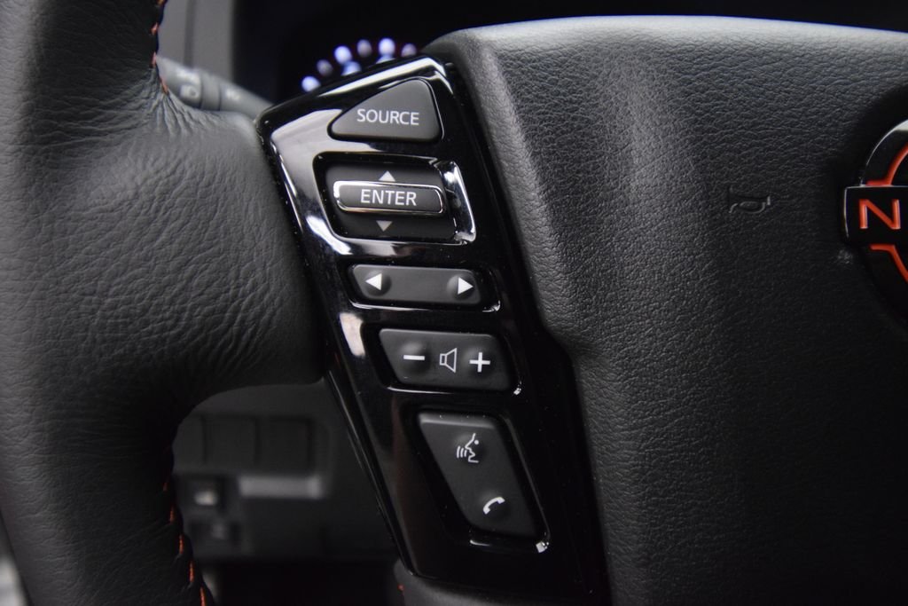 Used 2025 White Nissan PRO-4X image 30