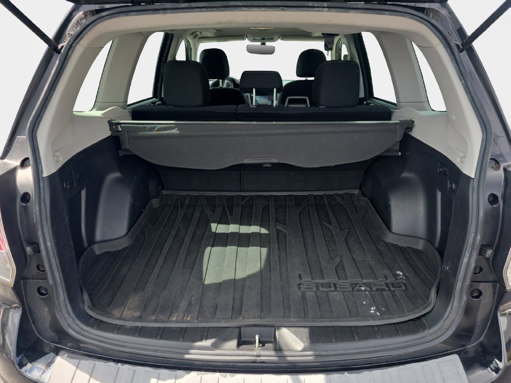 Used 2018 Crystal Black Silica Subaru 2.5i Premium image 23