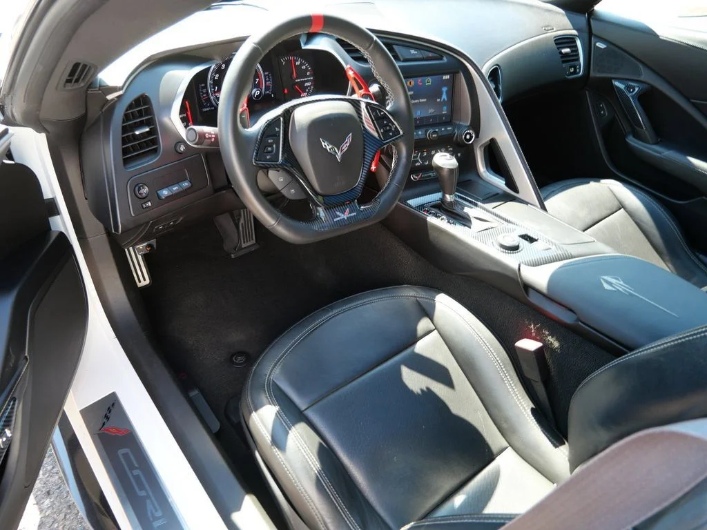 Used 2014 White Chevrolet Base image 3