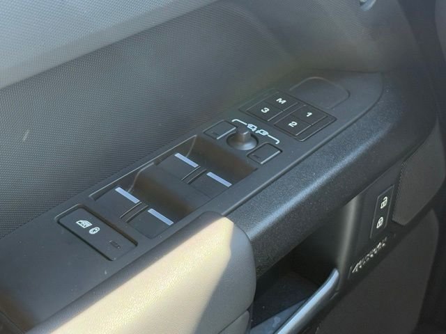 Certified Used 2025 Black Land Rover V8 image 18