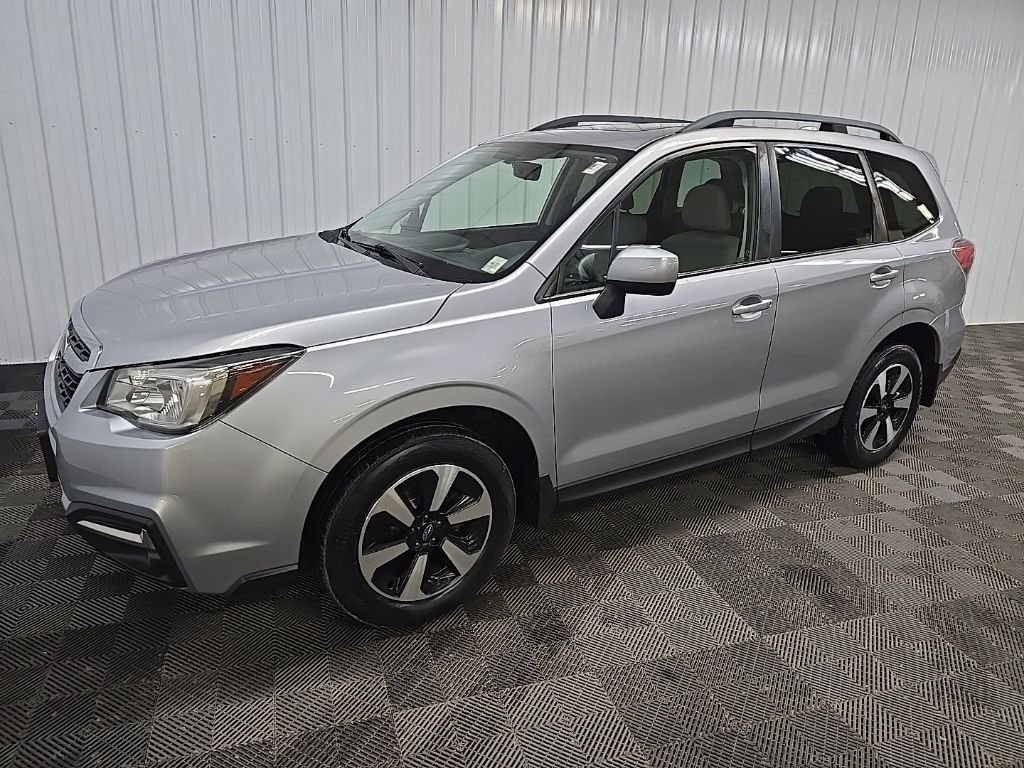 Used 2017 Silver Subaru 2.5i Premium image 6