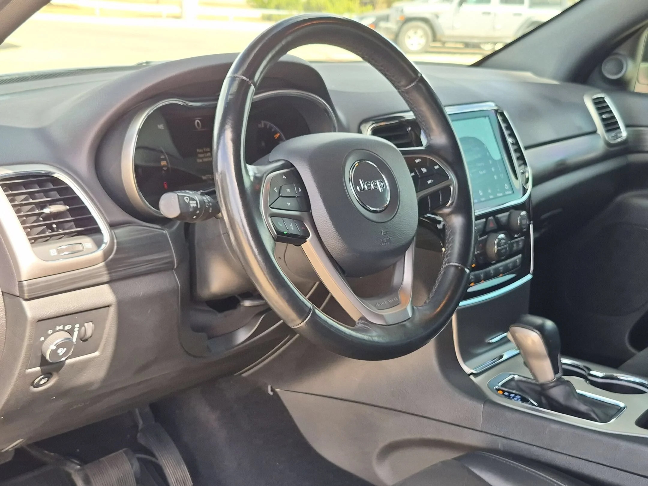 Used 2021 Gray Jeep Laredo X image 10