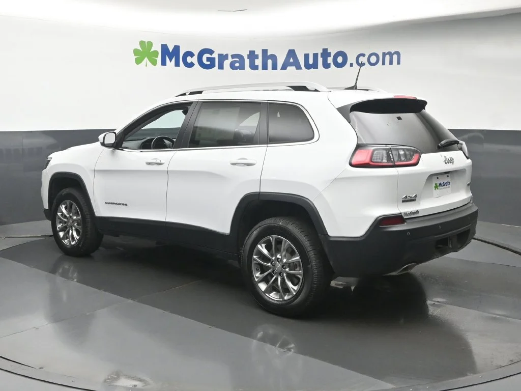 Used 2019 White Jeep Latitude Plus image 27