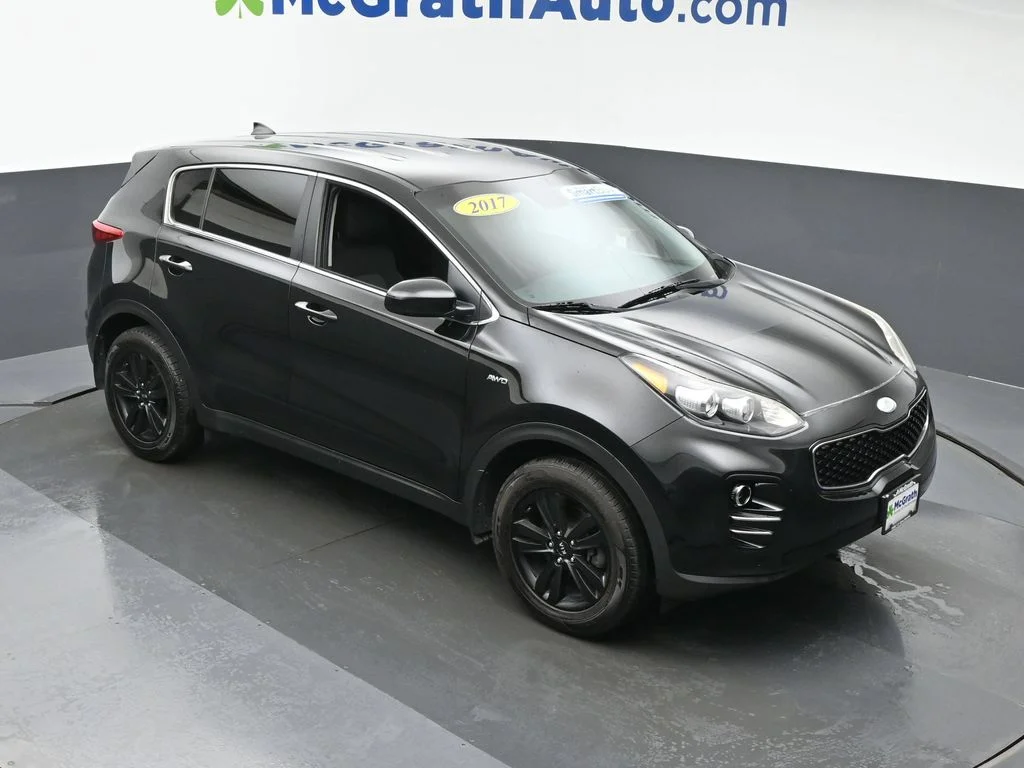 Used 2017 Red Kia LX image 3