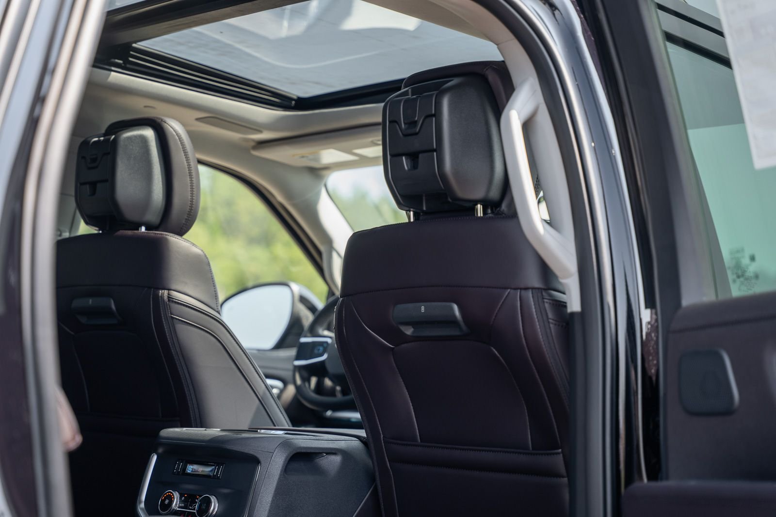 New 2026 Agate Black Metallic Ford MAX Platinum® image 14