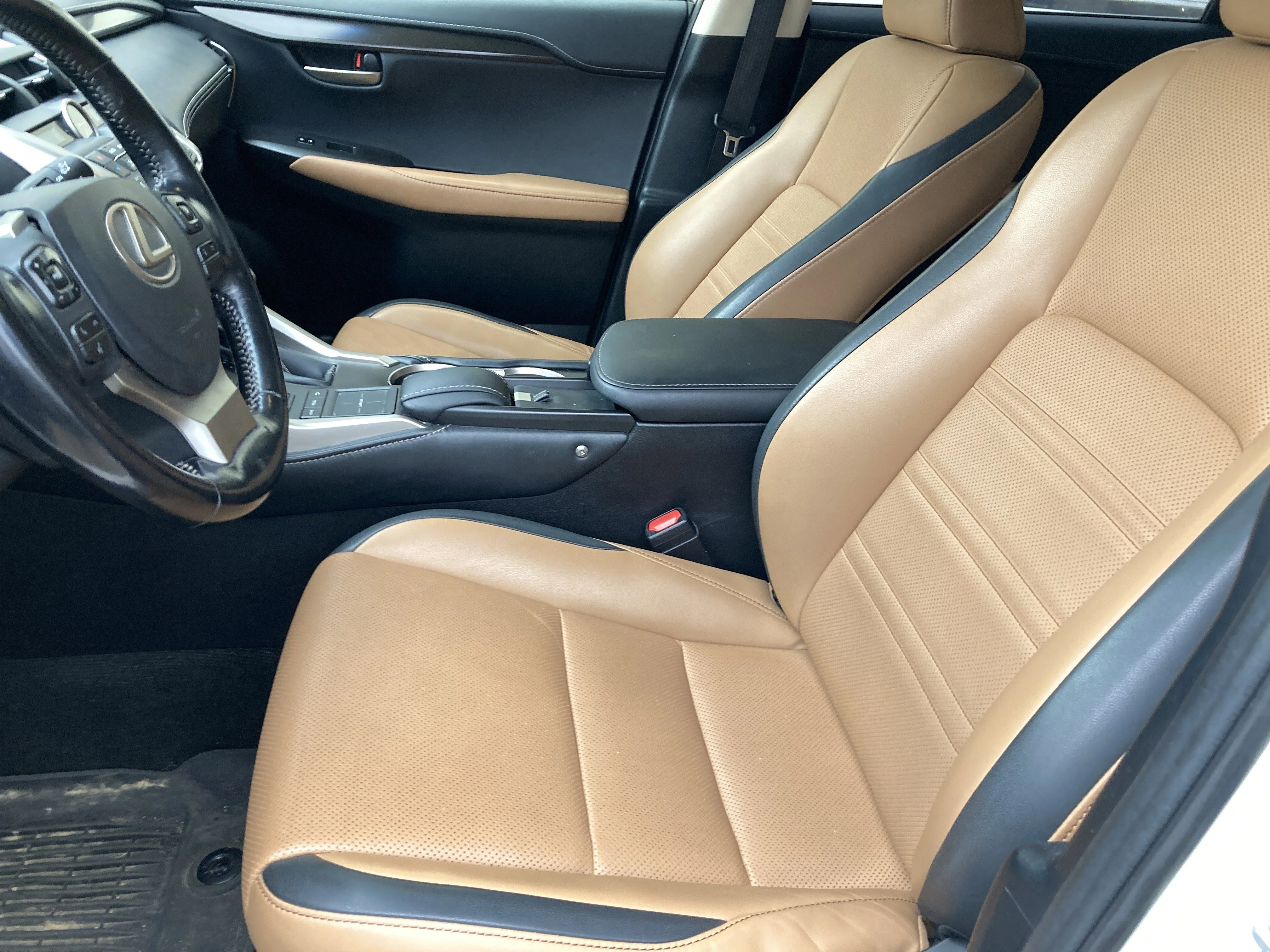 Used 2017  Lexus  image 3