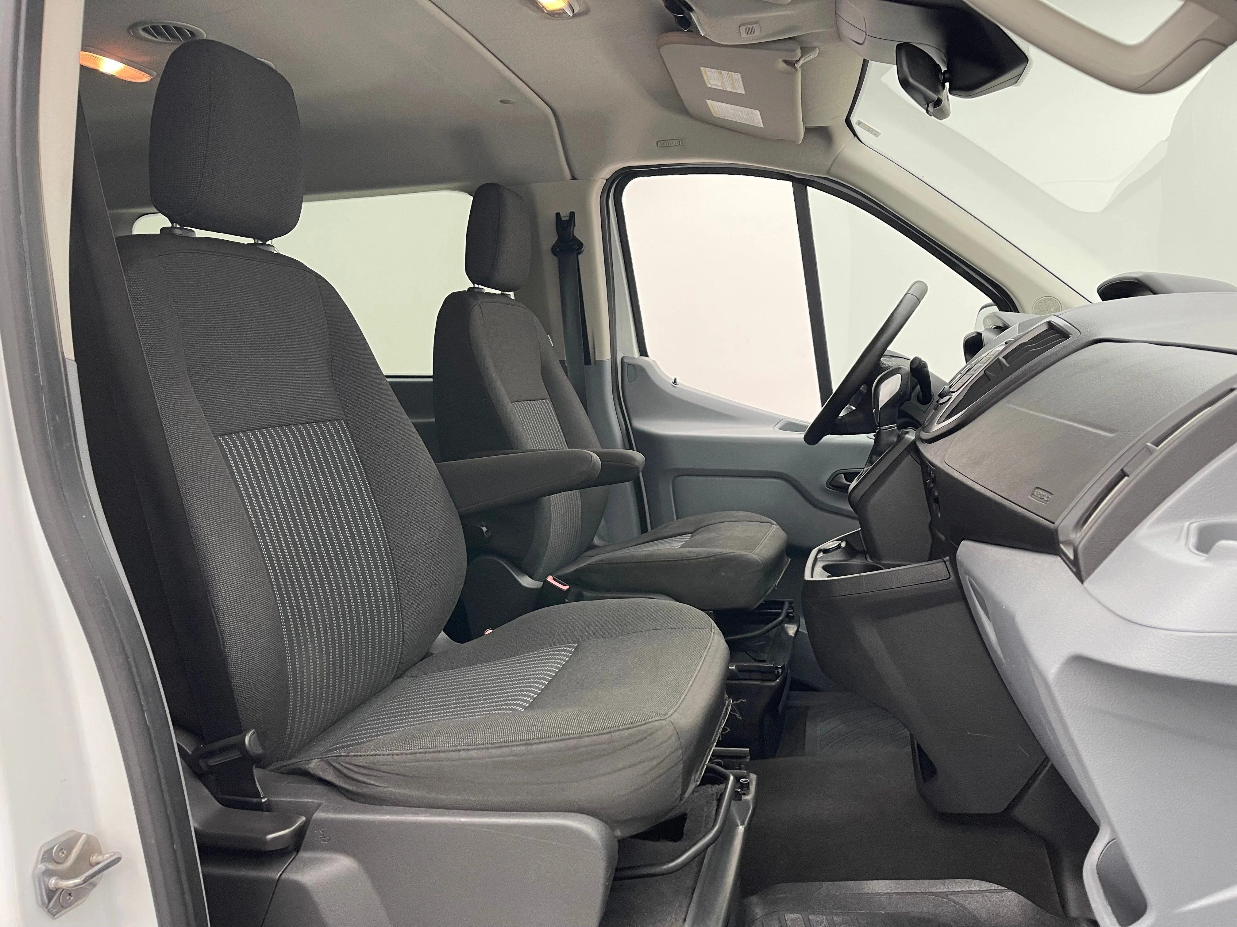 Used 2017 Oxford White Ford XLT image 28