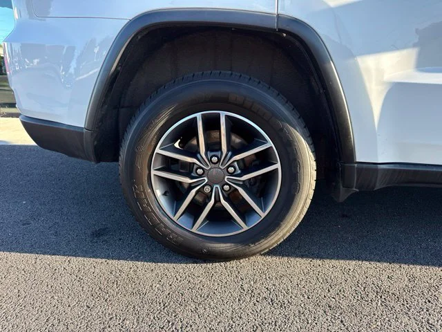 Used 2019 White Jeep Limited image 10