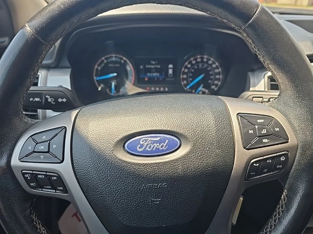 Used 2023 Gray Ford XLT image 19