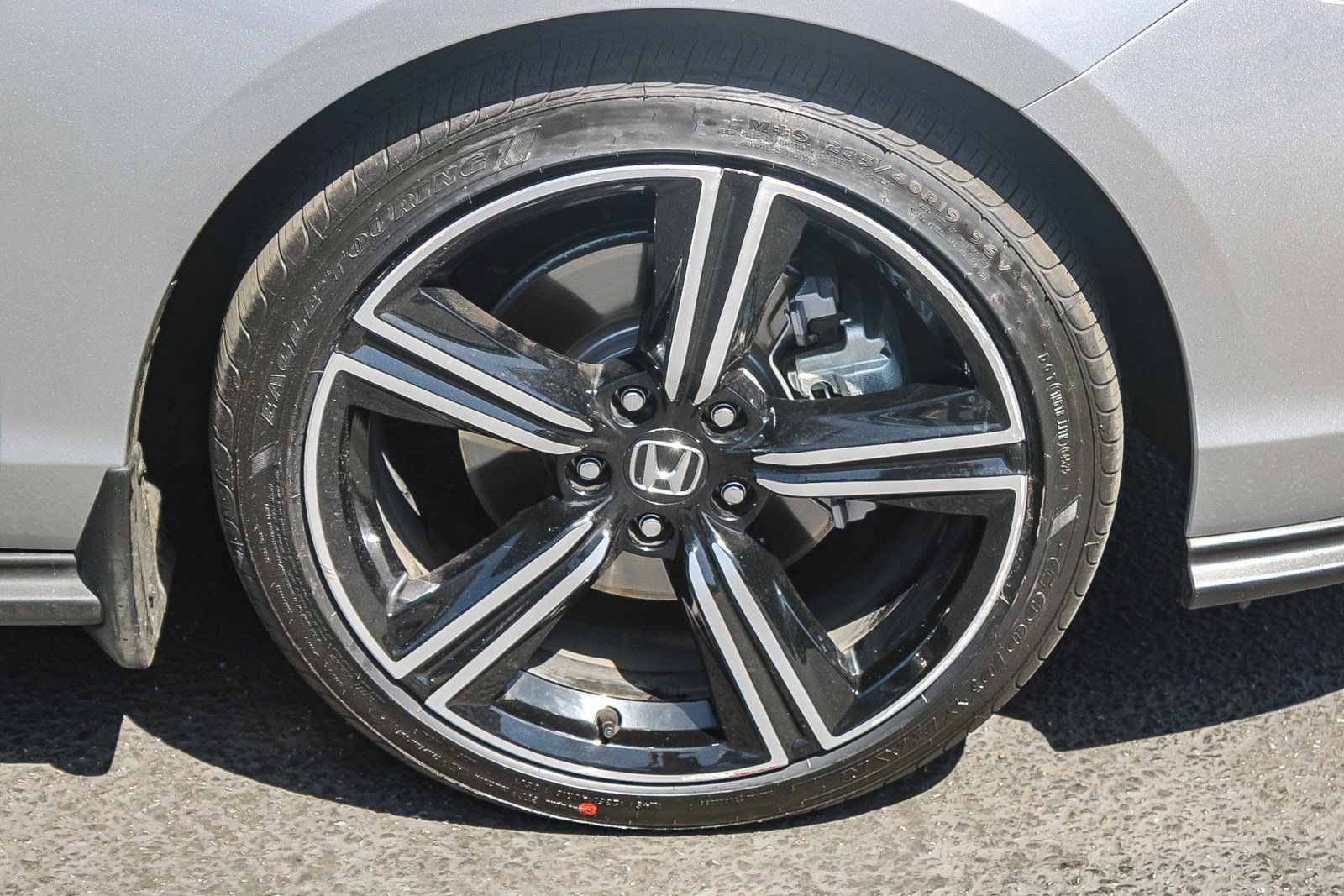 Certified Used 2025 Solar Silver Metallic Honda Sport image 10