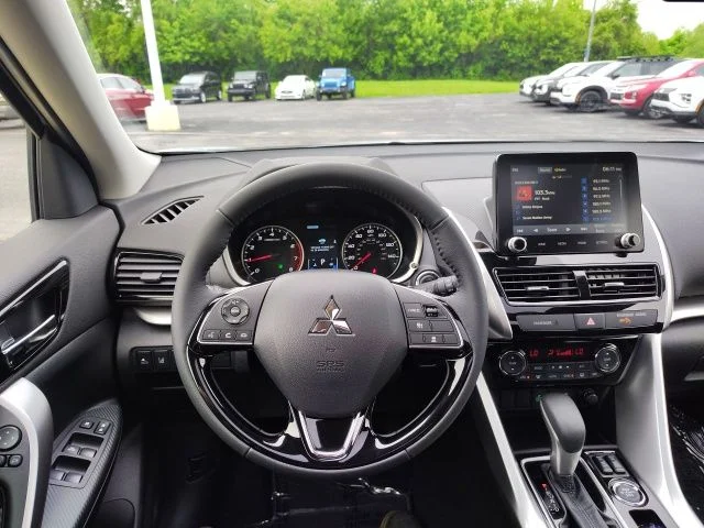New 2026 White Mitsubishi SE image 16