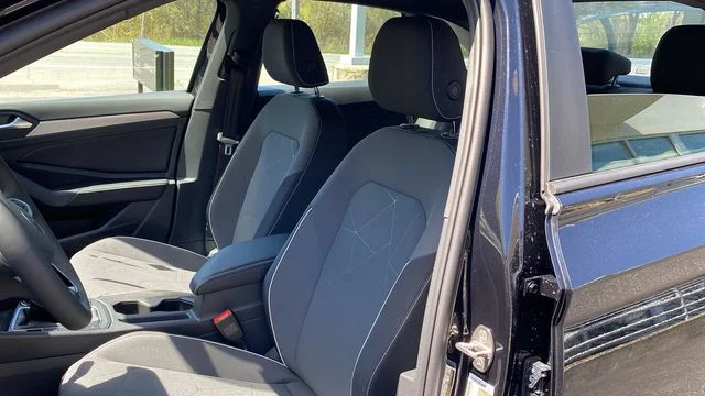 New 2026 Black Volkswagen 1.5T Sport image 13