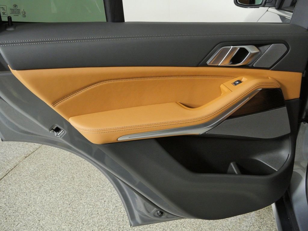 New 2026 Skyscraper Grey Metallic BMW xDrive40i image 31