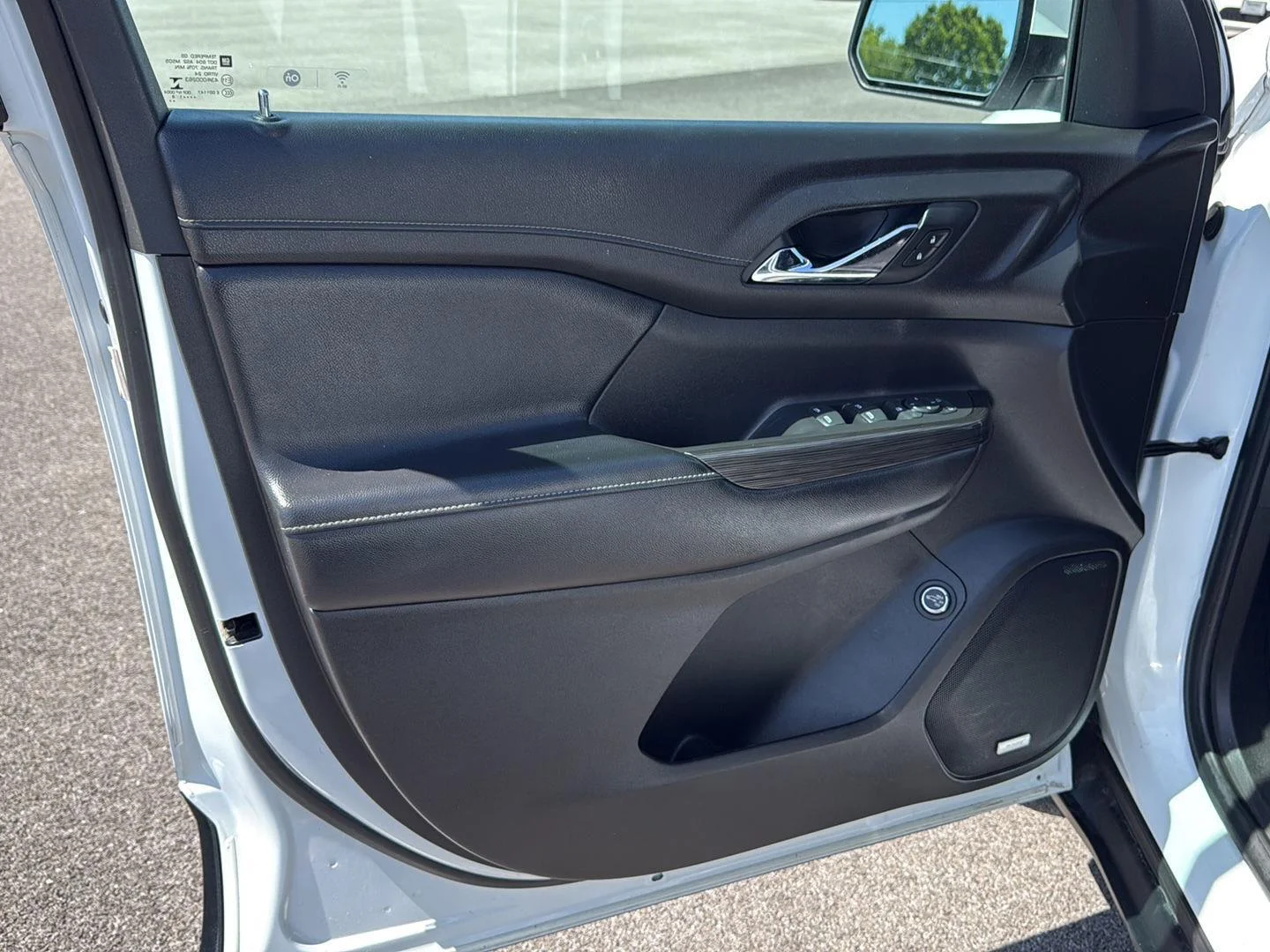 Used 2019 Summit White GMC SLT image 17