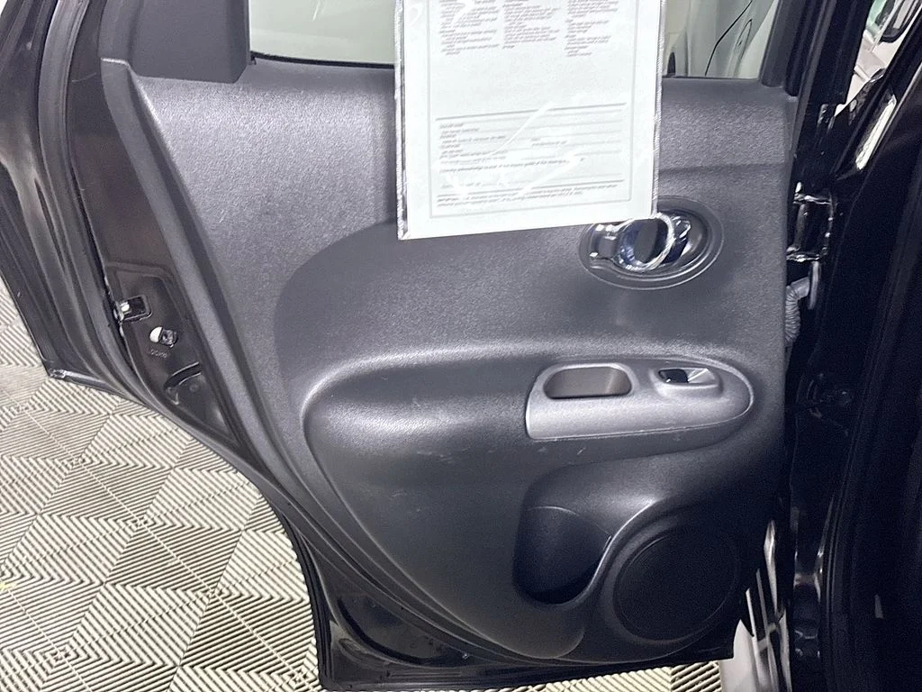 Used 2015 Black Nissan SL image 19