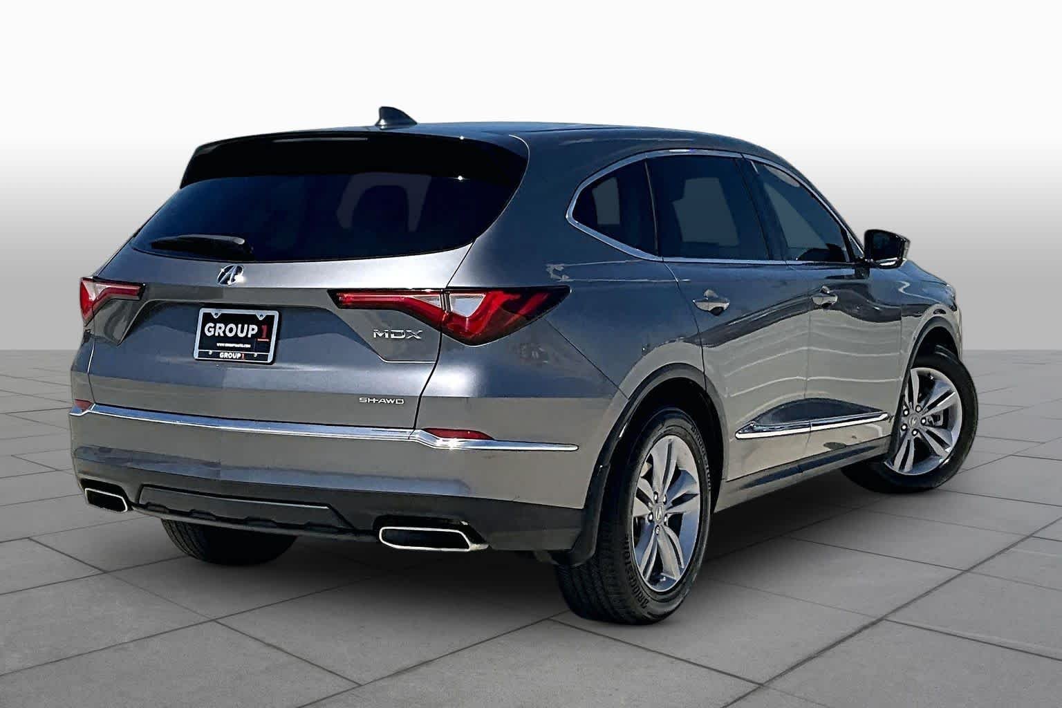 Used 2024 Liquid Carbon Metallic Acura  image 12