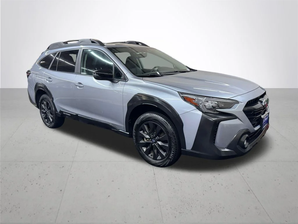 Used 2025 Silver Subaru Onyx Edition image 9