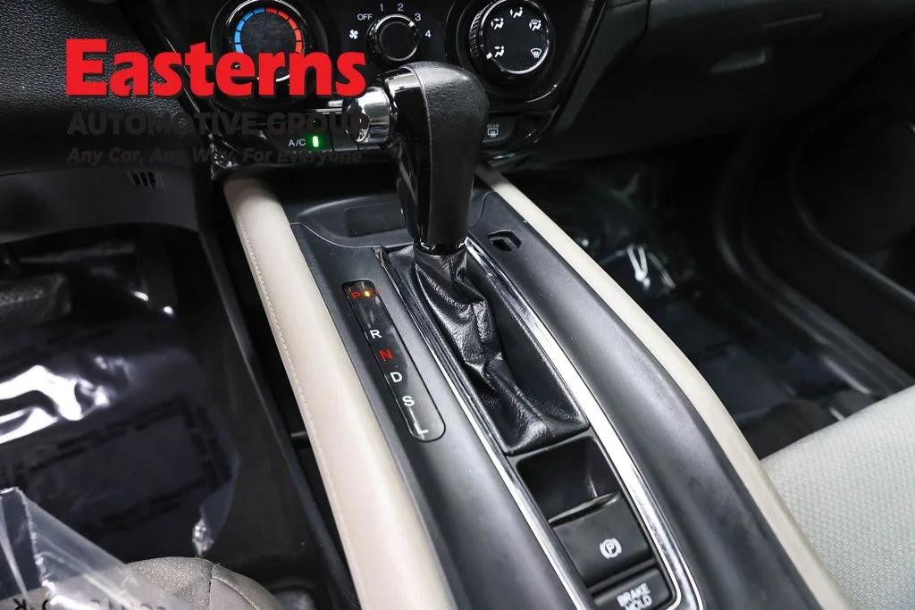 Used 2021 White Honda LX image 12