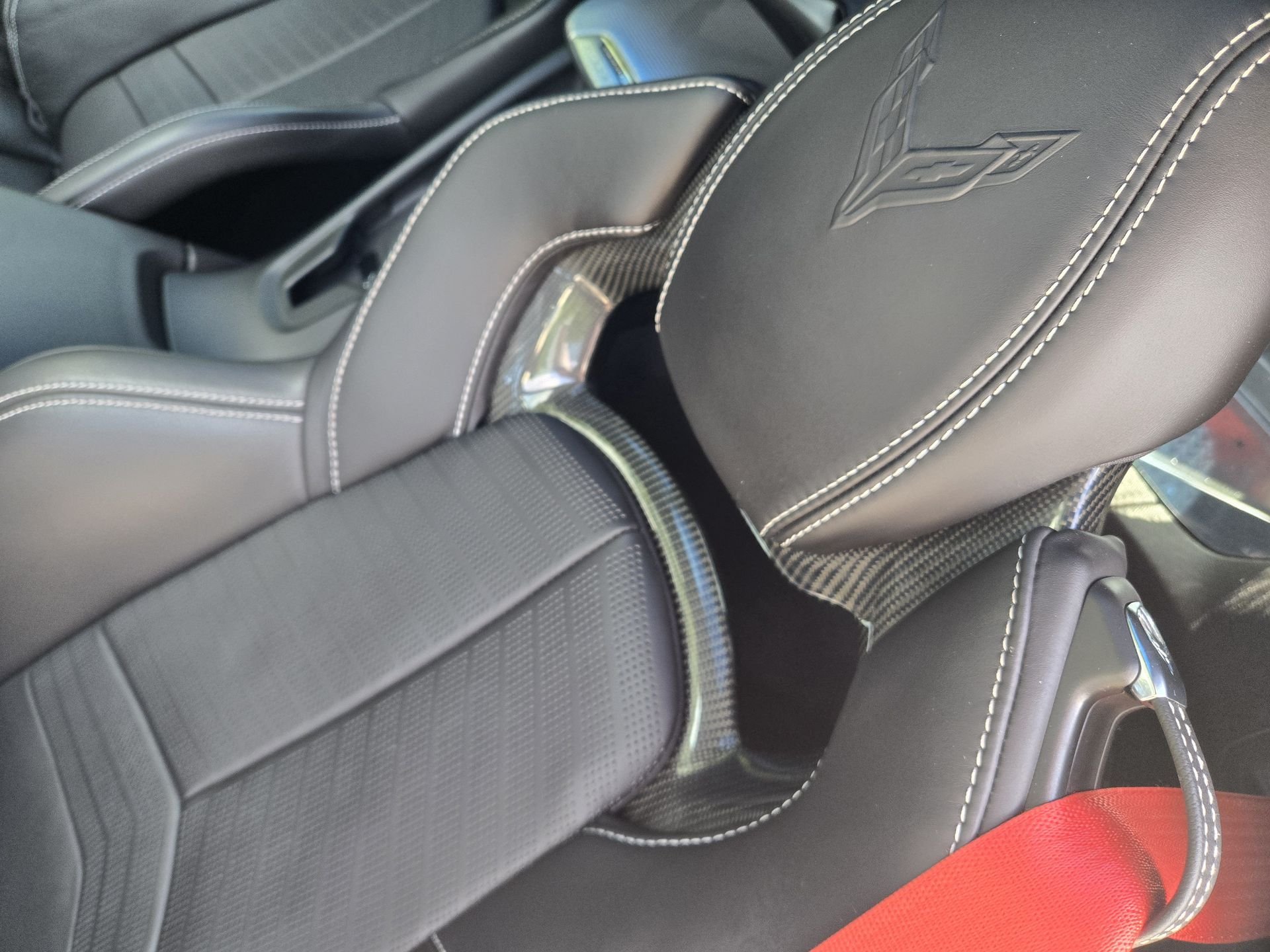 Used 2022 Arctic White Chevrolet Stingray image 23