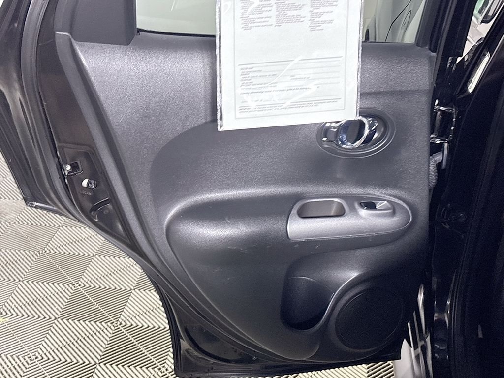 Used 2015 Super Black Nissan SL image 19