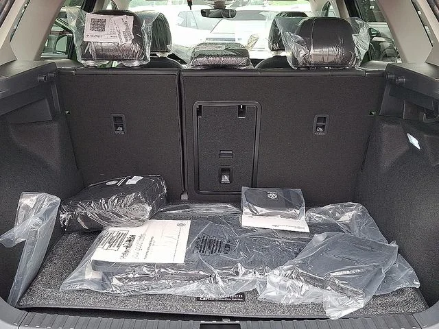 New 2026 Green Volkswagen 1.5T SE Black image 16