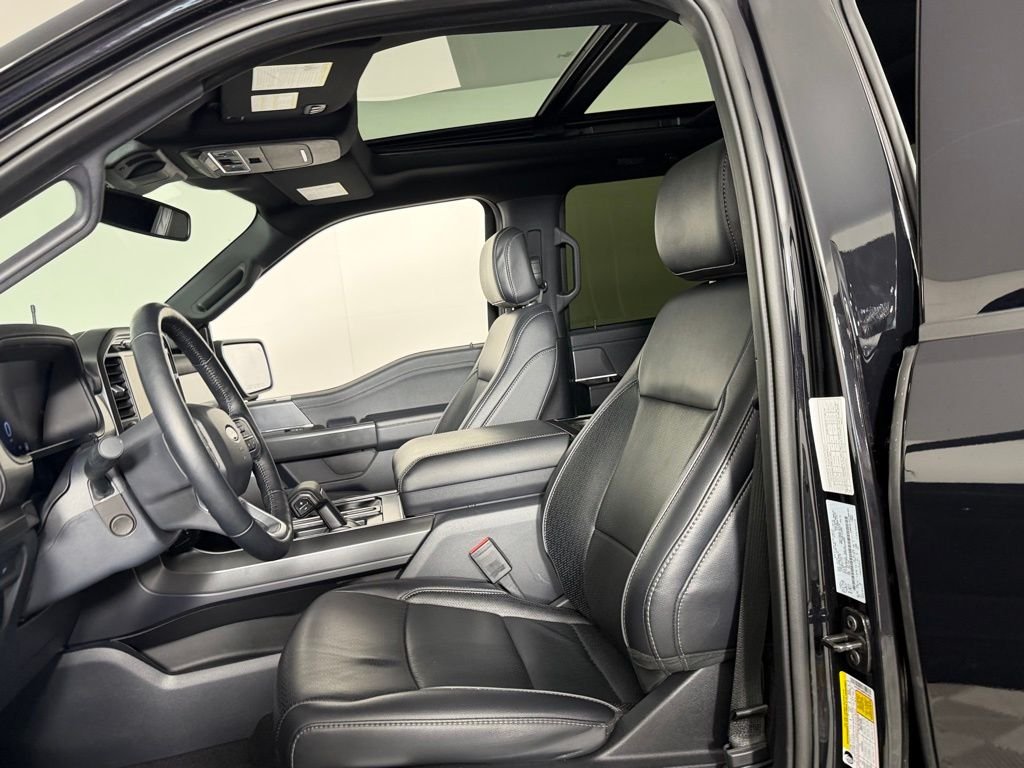 Used 2024 Agate Black Metallic Ford Lariat image 22