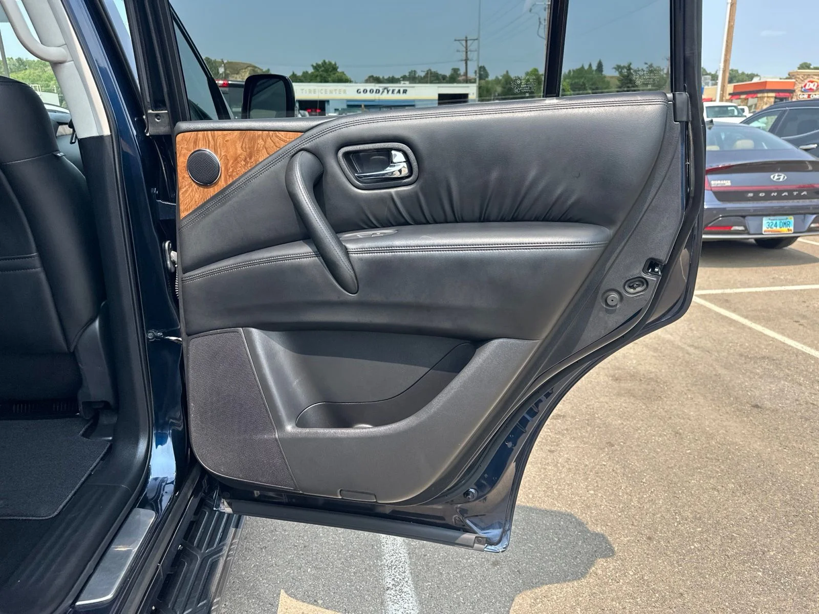 Used 2023 Blue Nissan SL image 40