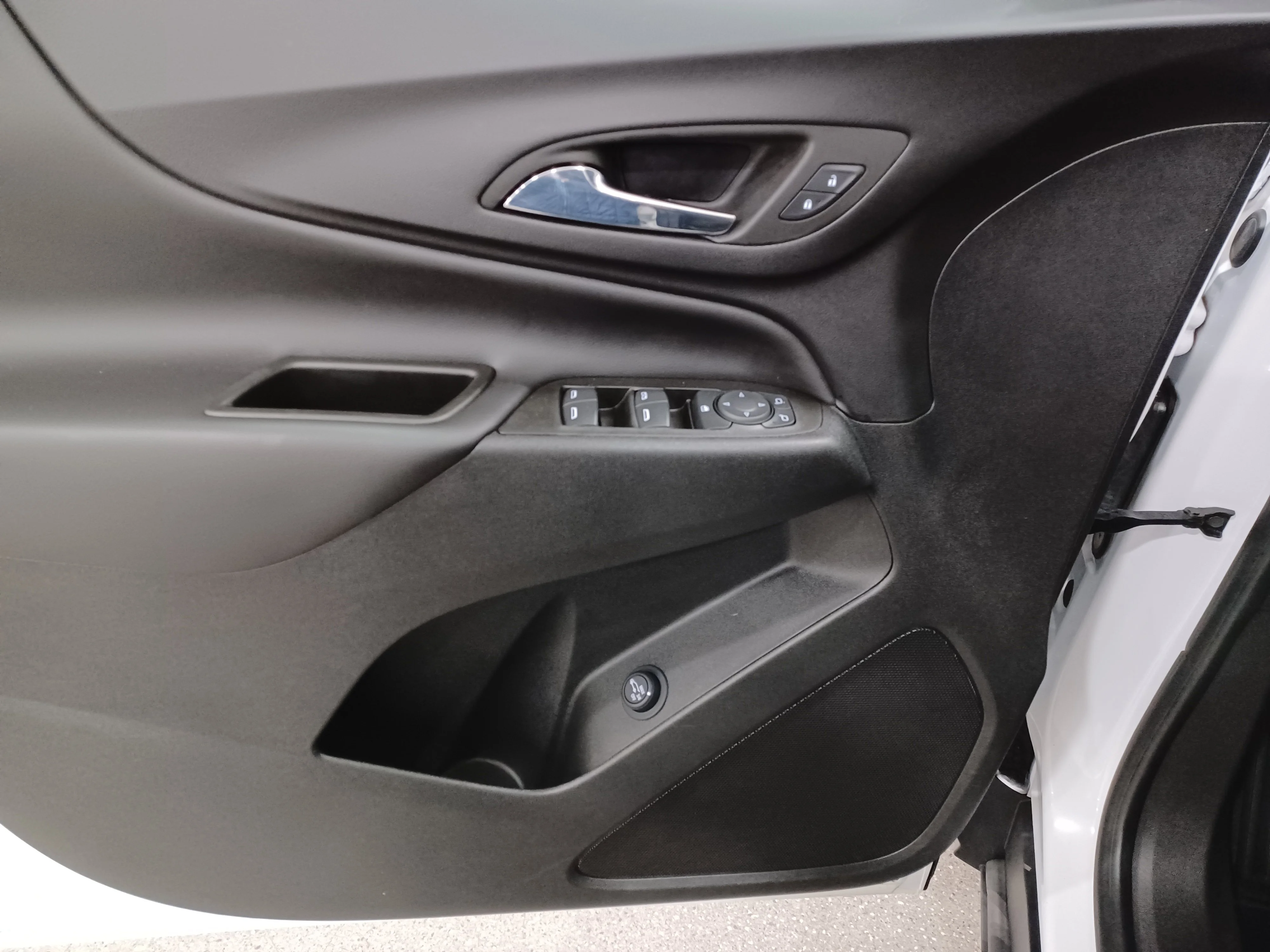 Certified Used 2022 Iridescent Pearl Tricoat Chevrolet LT AWD*Remote Start | Htd Seats | Blind Spot Detection | Park Assist image 8