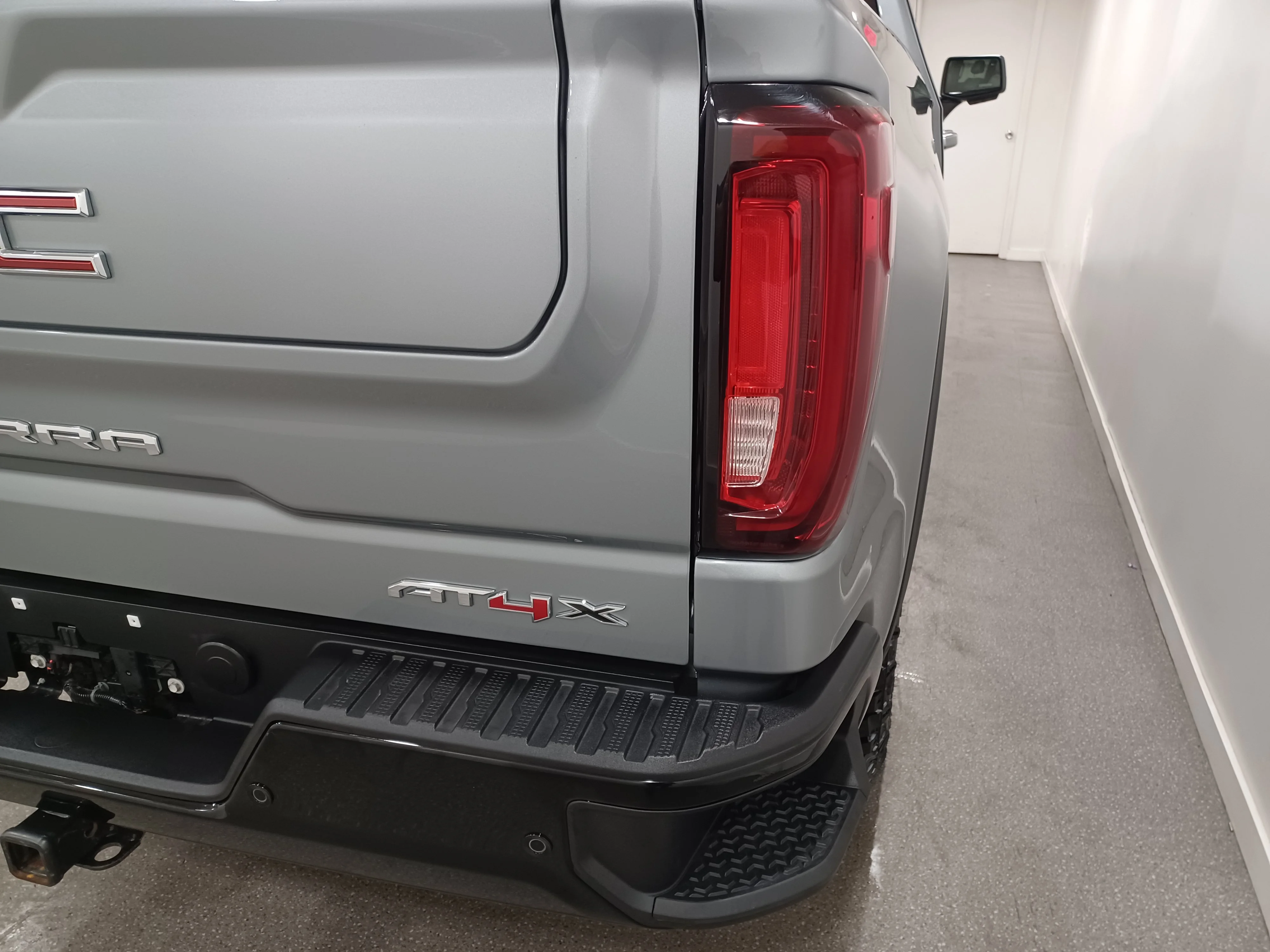 Used 2024 Sterling Metallic GMC AT4X 4WD*3.0L Duramax | Adaptive Cruise | Remote Start | Cooled Leather | Sunroof | Htd Wheel | AEV image 23