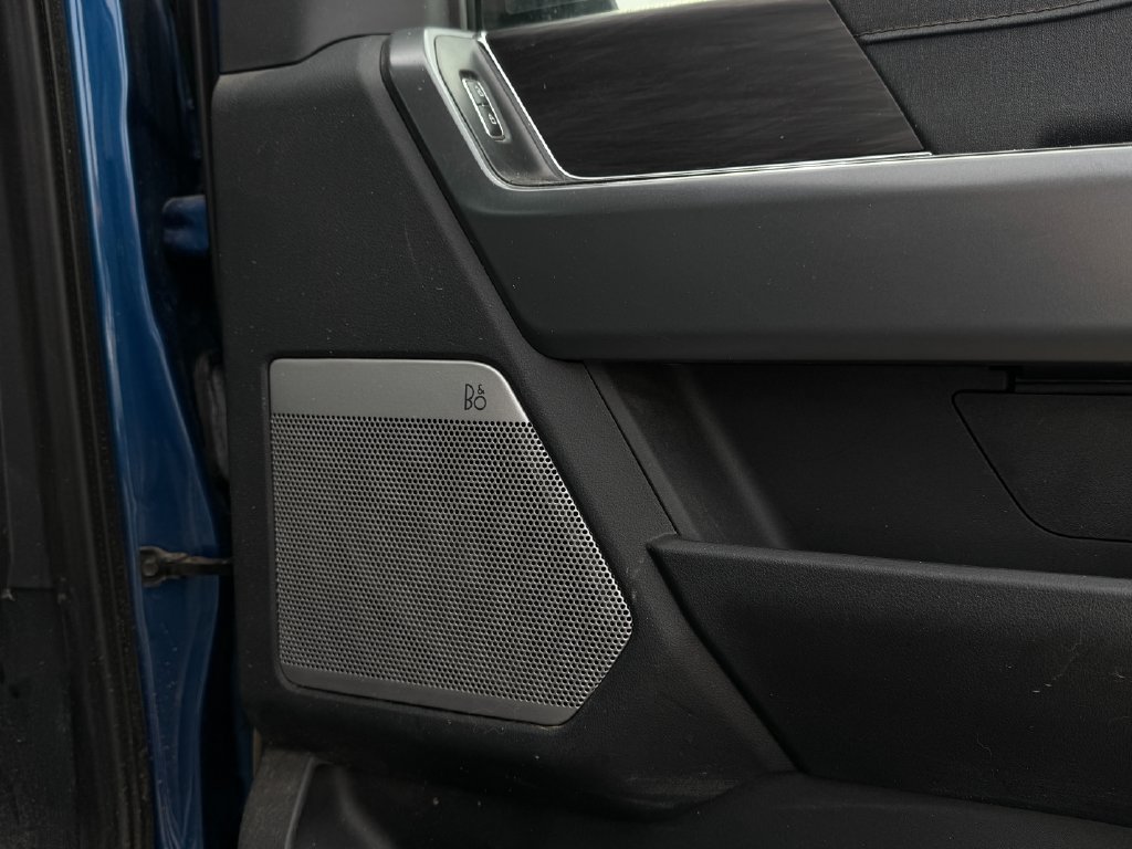 Used 2024 Atlas Blue Metallic Ford Lariat image 27