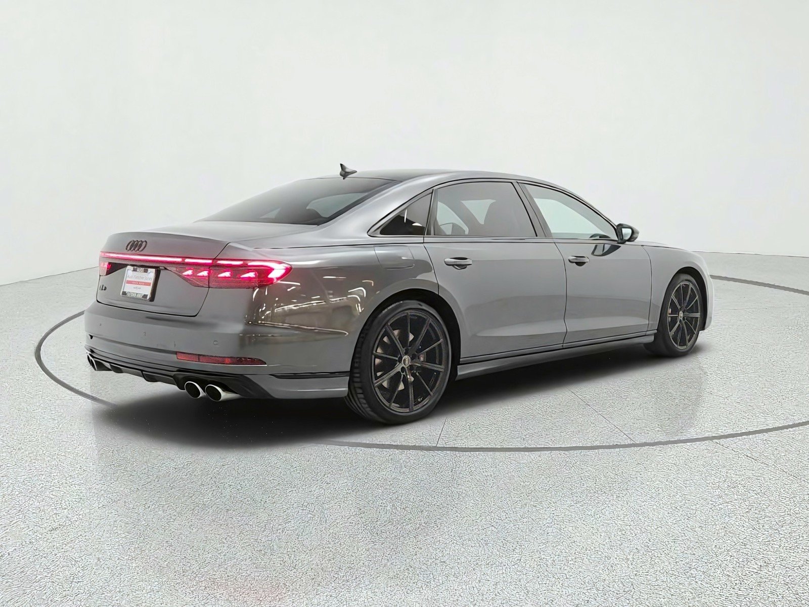 Used 2024 Daytona Gray Pearl Effect Audi 4.0 TFSI image 5
