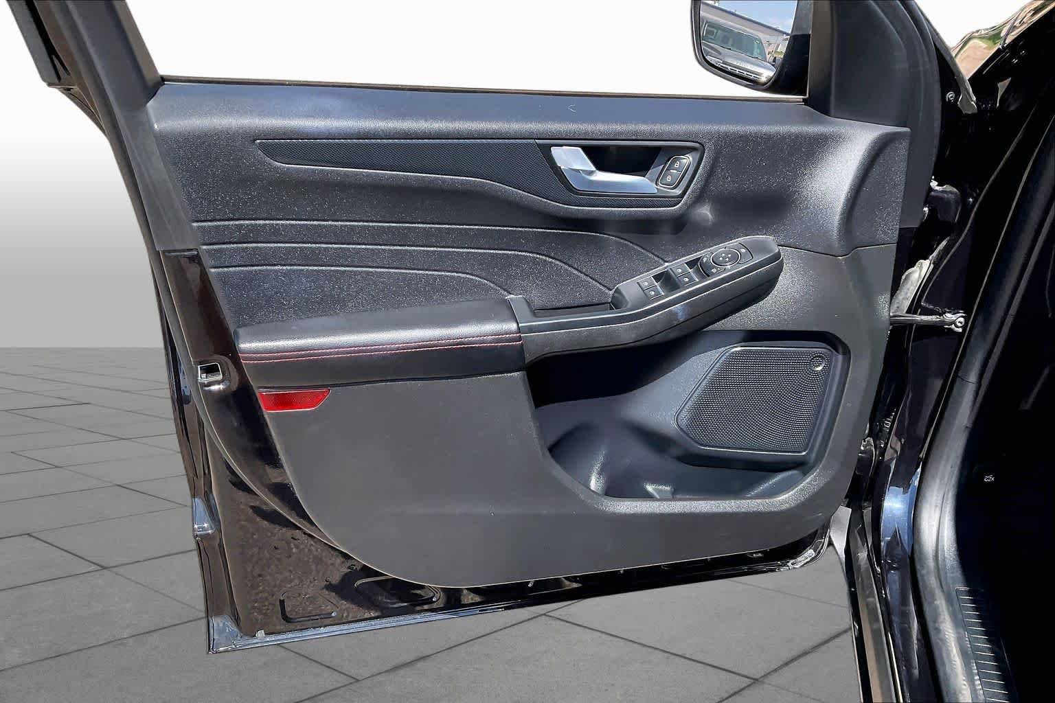 Used 2025 Agate Black Ford ST-Line image 21