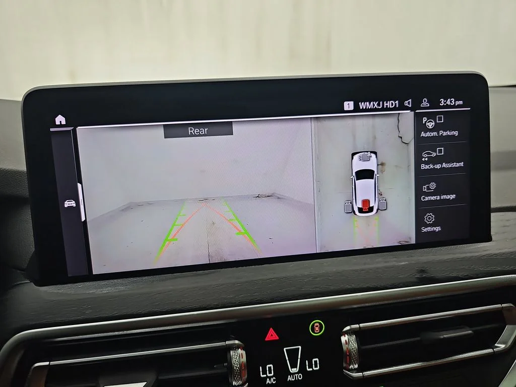 Used 2023 Alpine White BMW xDrive30i image 32
