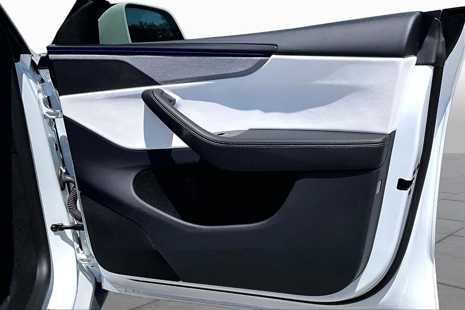 Used 2026  Tesla  image 25