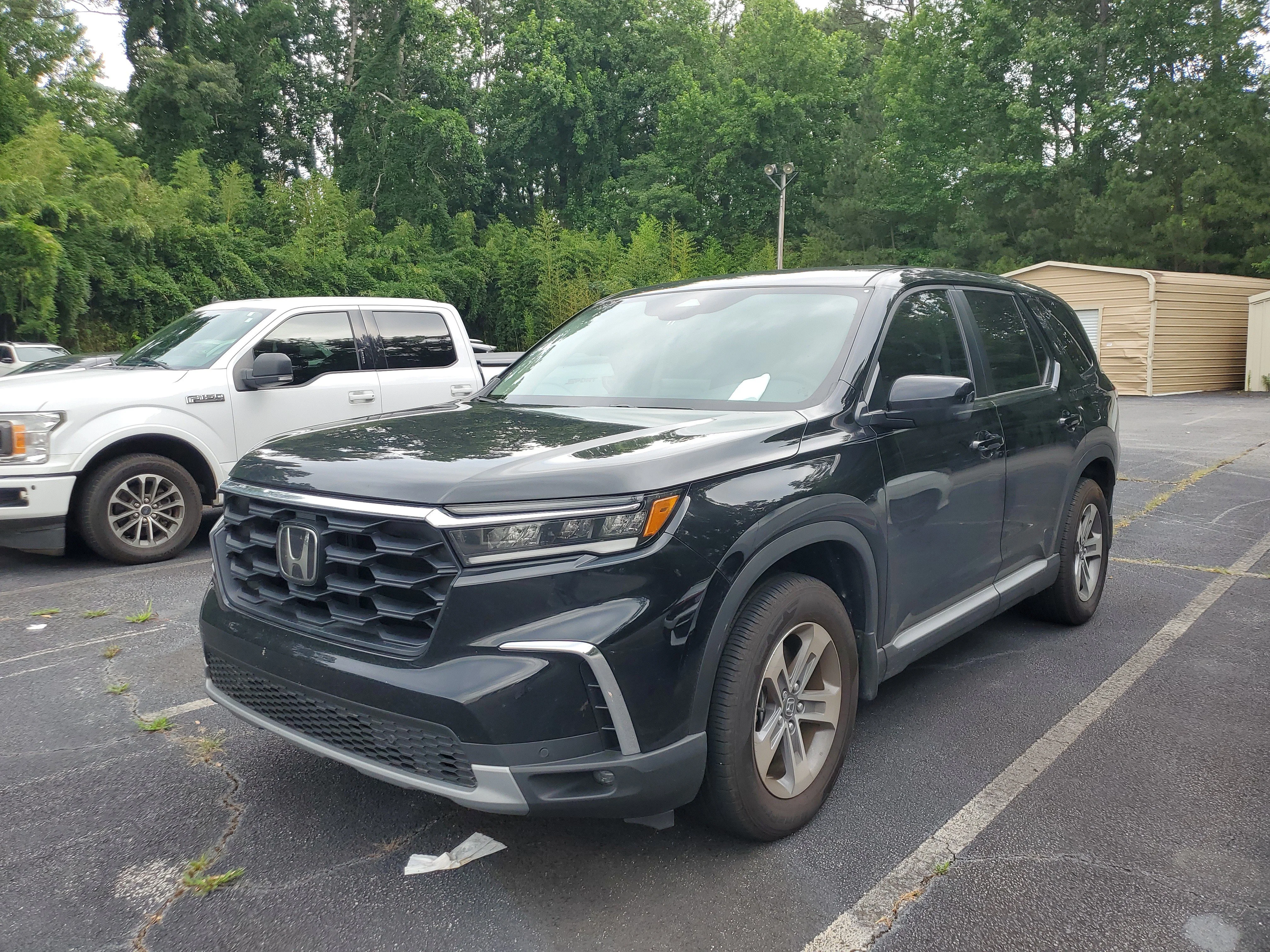 Used 2025  Honda EX-L image 3