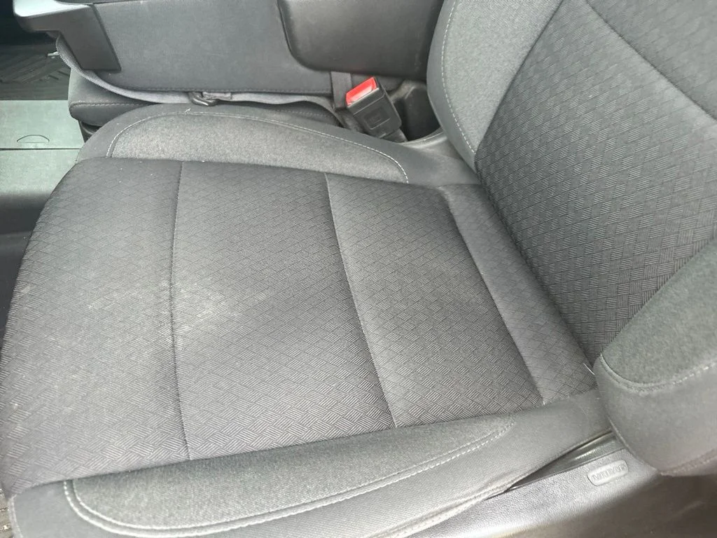 Used 2022 Red Chevrolet Custom image 4
