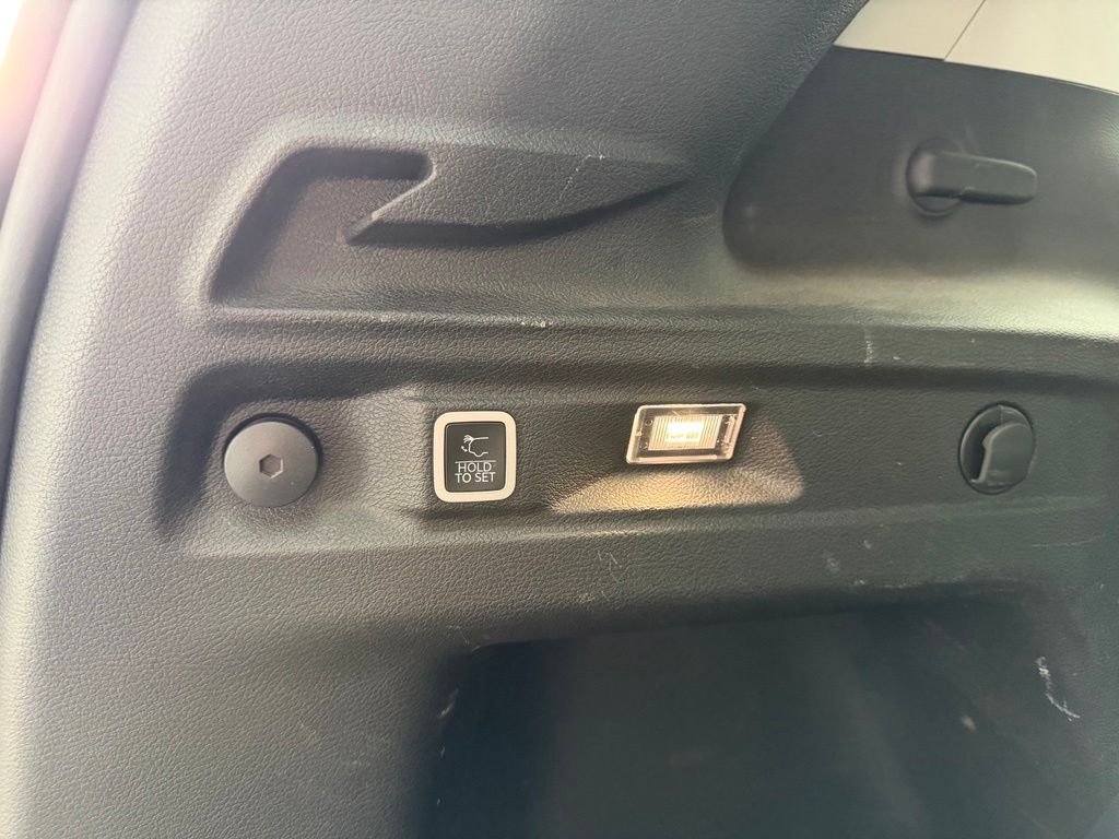 Used 2023 Gray Jeep Laredo image 11