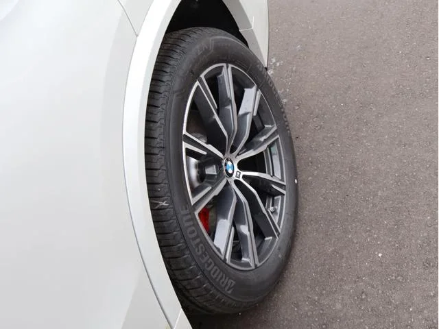 New 2026 Mineral White Metallic BMW xDrive40i image 41