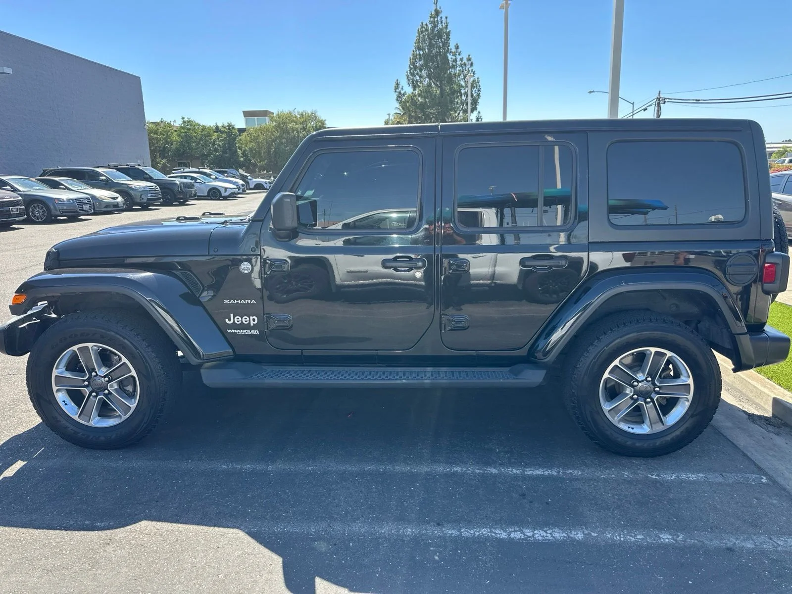 2020 Jeep Wrangler Unlimited Sahara - Photo 8