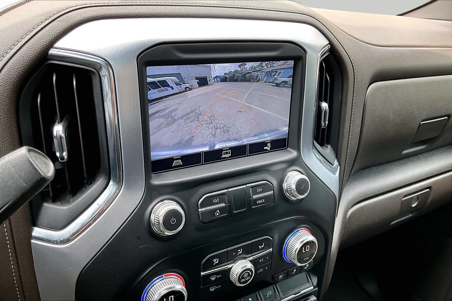 Used 2021 White Frost Tricoat GMC SLT image 30