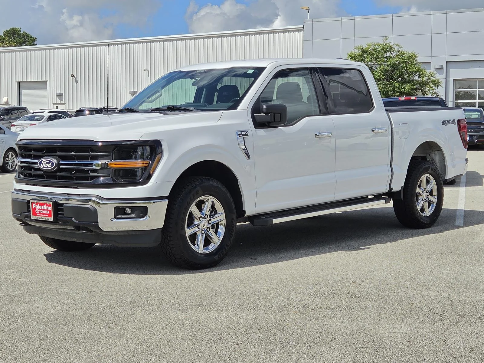 Used 2025 Oxford White Ford XLT 4WD SuperCrew 5.5