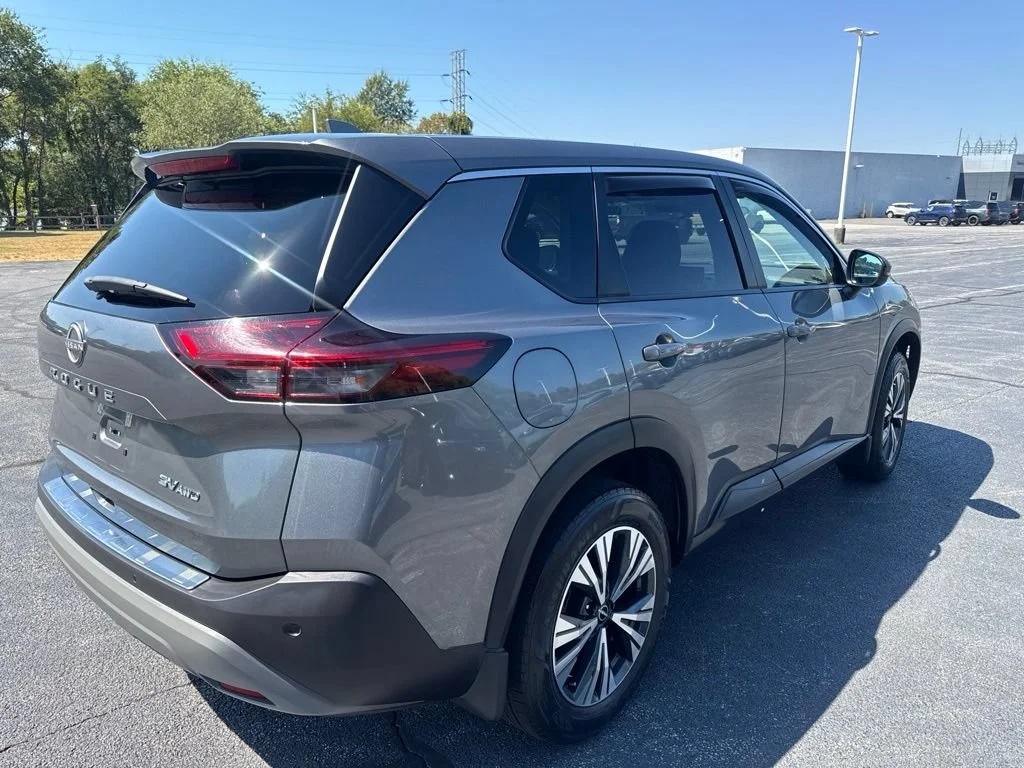 Used 2022 Gray Nissan SV image 8