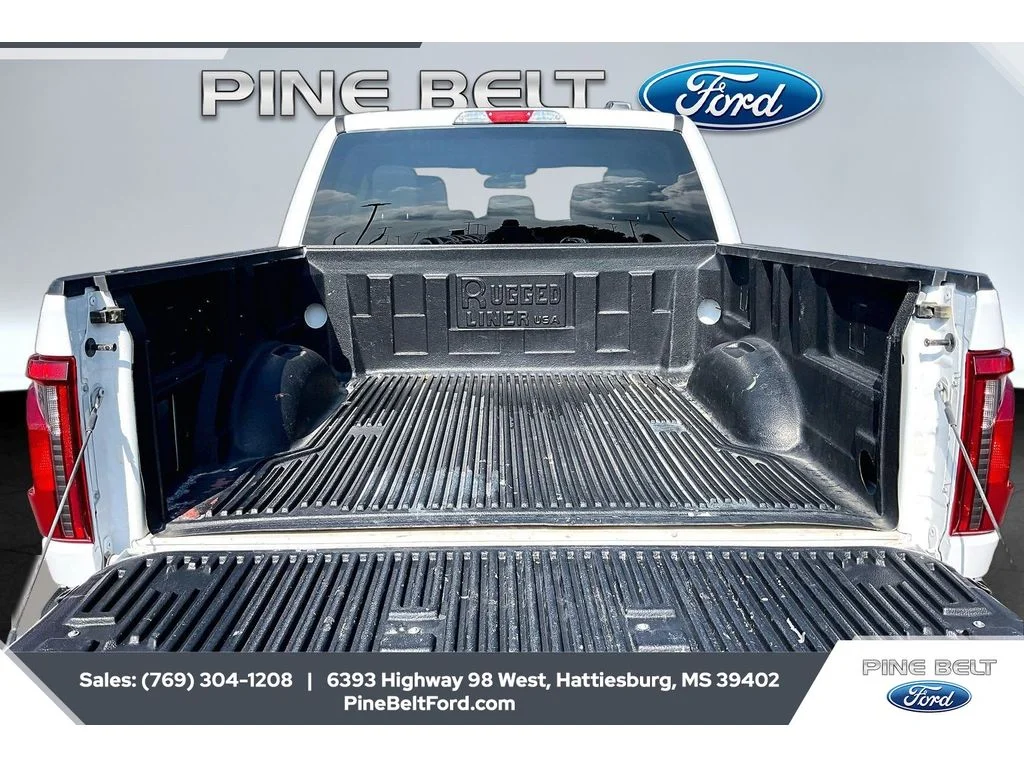 Used 2025 Oxford White Ford XLT image 12